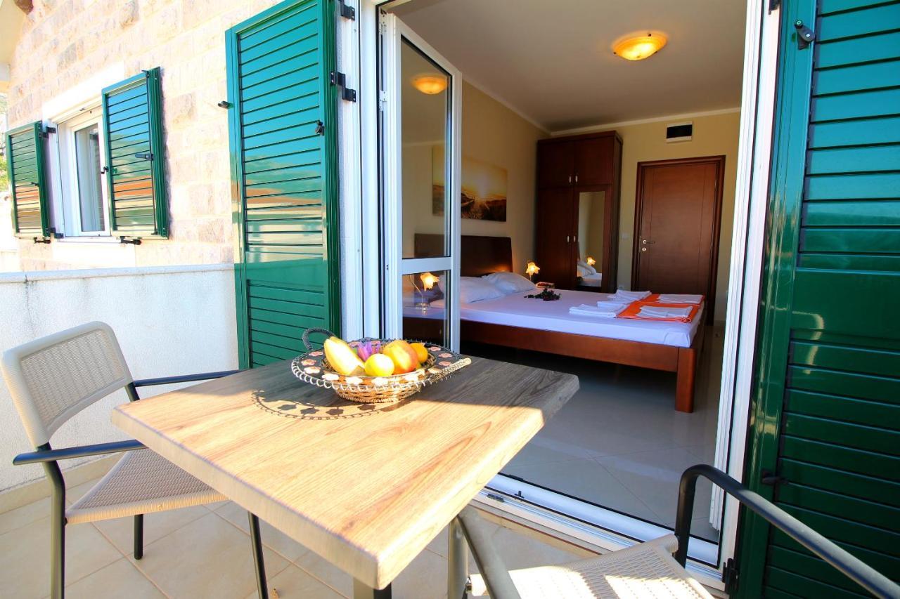 Guest House Villa Pastrovka Sveti Stefan Exterior photo